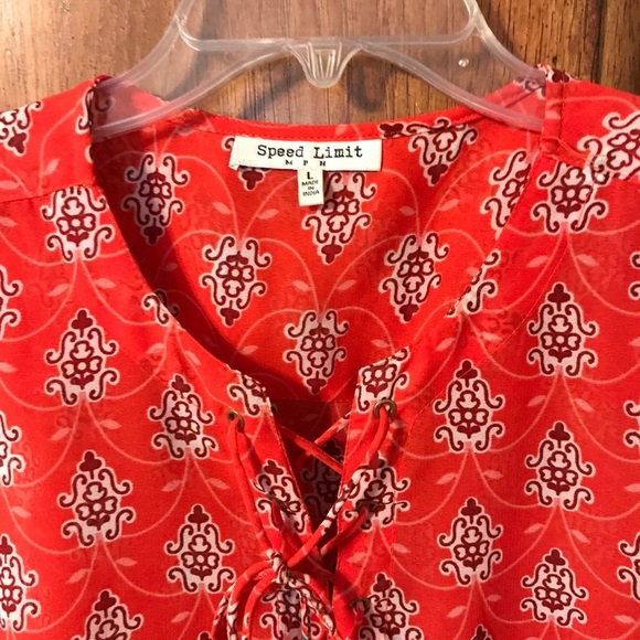 Sheer split side shirt - Picture 2 of 2